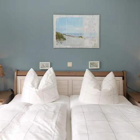 Strandkojen Apartman *